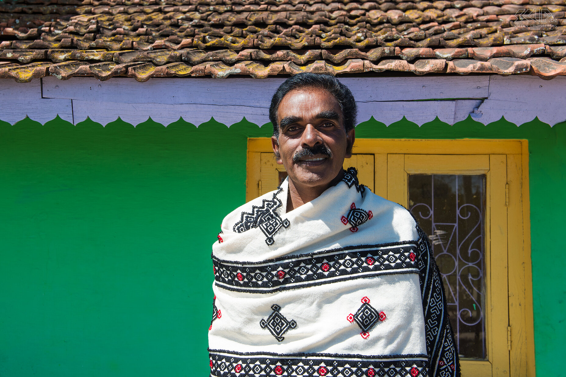 Ooty - Toda The people of the Toda tribe speak a different language and have different customs and traditions than other tribes in the region. They are vegetarians who eat no eggs nor fish and they worship the water buffalo. In the past the Todas dressed with a large white cloth with black and red symbols. Stefan Cruysberghs